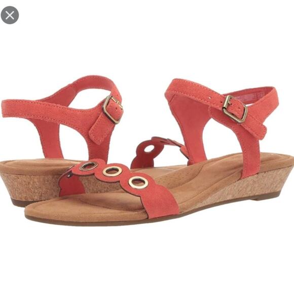 Koolaburra by UGG - Leira Wedge Sandal - Picture 1 of 8